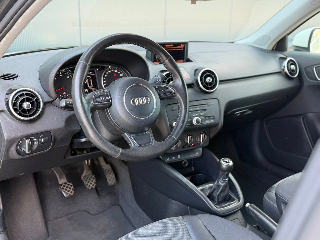 Audi A1 1.2 TFSI Attraction Pro Line | AIRCO | BLUETOOTH | S, Auto's, Audi, Voorwielaandrijving, 86 pk, Zwart, 4 cilinders