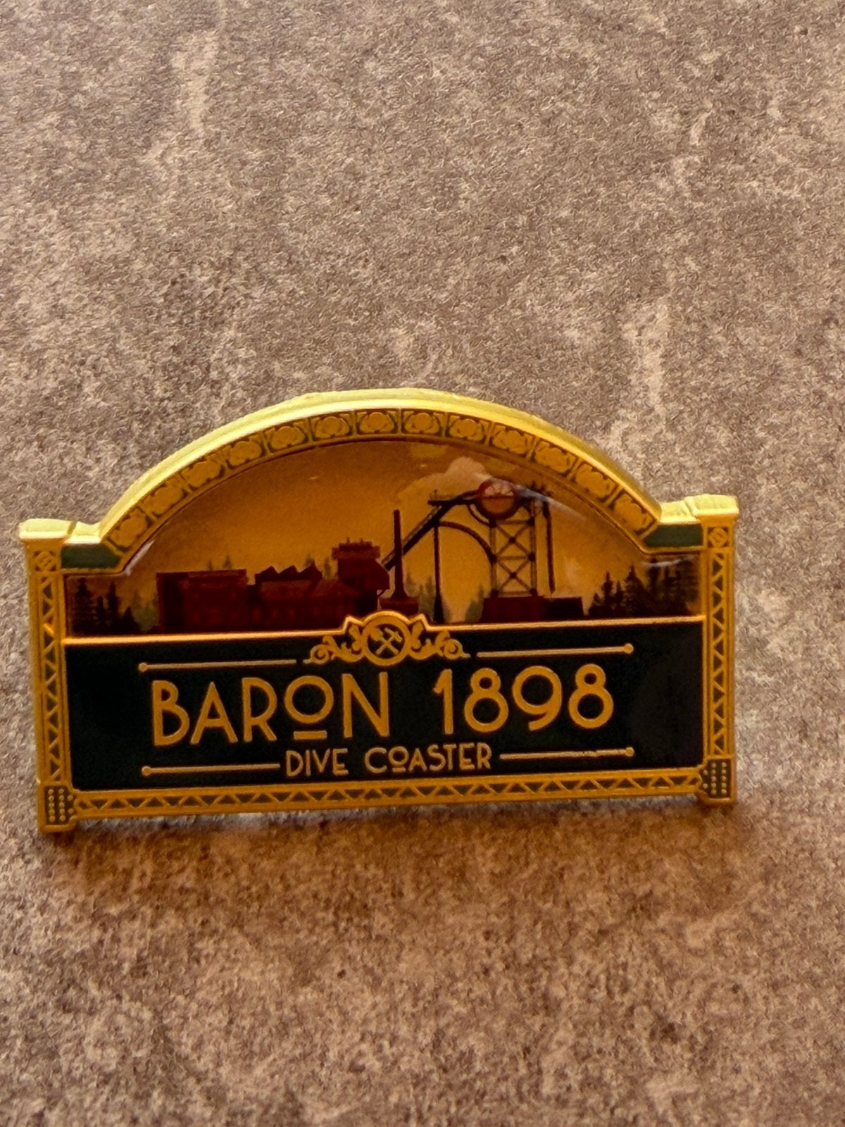 Efteling pin Baron 1898, Ophalen of Verzenden, Zo goed als nieuw, Button of Speldje
