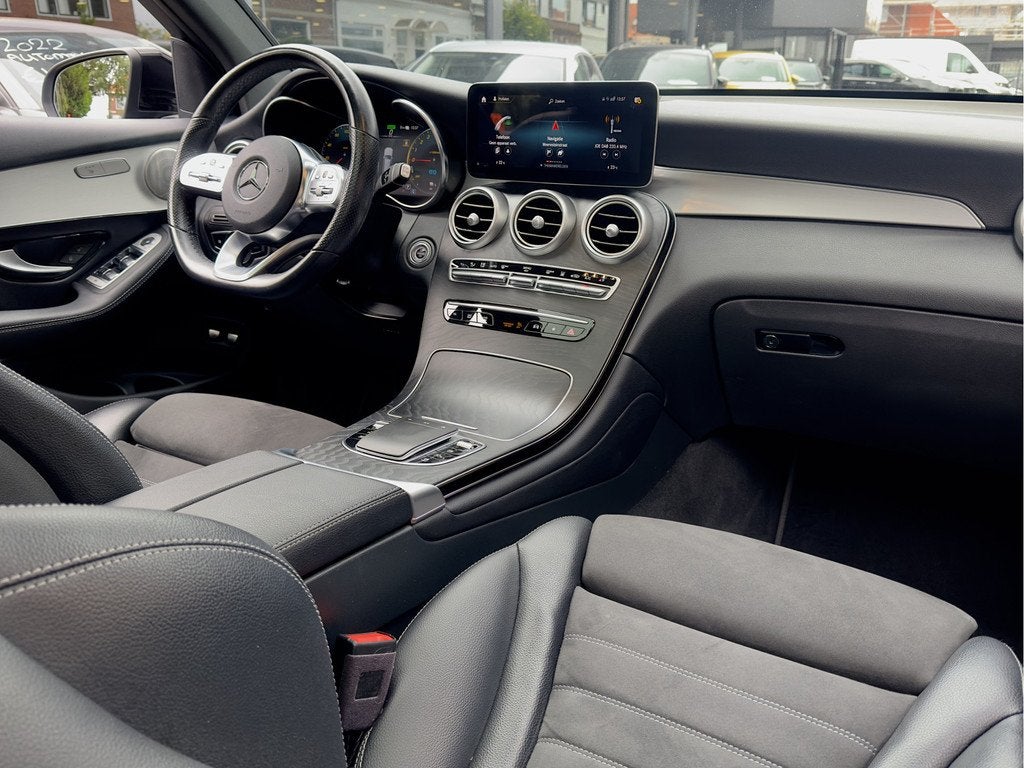 Mercedes-Benz GLC 300e AUT9 4MATIC AMG-STYLING PANODAK LEDER, Auto's, Mercedes-Benz, Automaat, Gebruikt, Euro 6, 4 cilinders