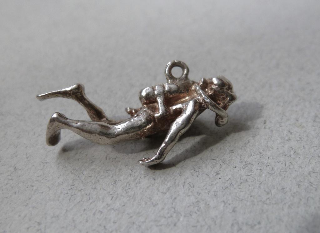 Zeldzame oude bedel zilver Diepzee Duiker Kikvorsman, Verzenden, Zilver, Hanger
