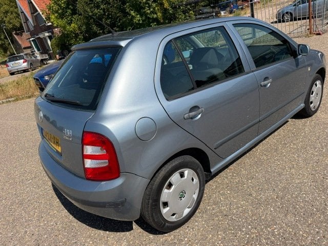 Skoda Fabia 1.4-16V Comfort Automaat Airco Onderhouden APK N, Auto's, Gebruikt, 4 cilinders, 1070 kg, Origineel Nederlands