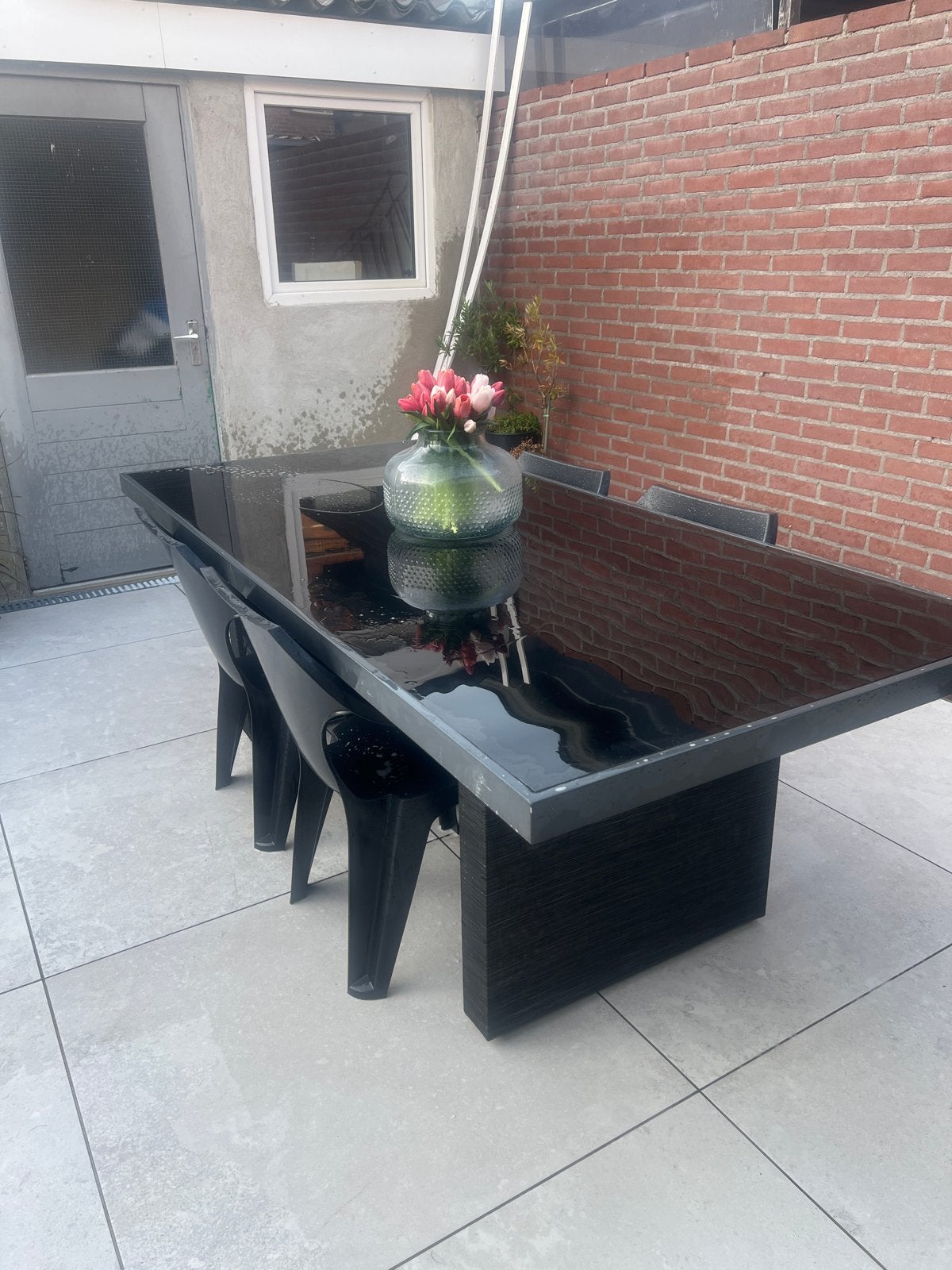 Zwarte tuintafel met glazen blad - 100x220 cm, Overige materialen, Gebruikt, Eettafel, Ophalen of Verzenden