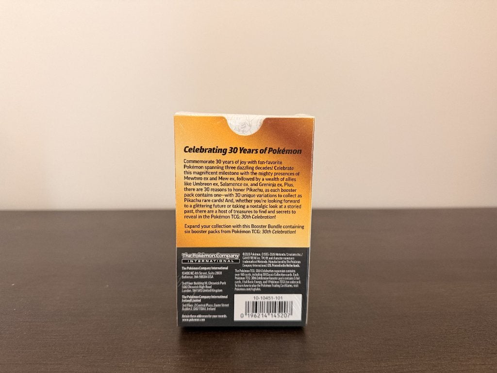 Foto 6 van Pokémon 30th Anniversary Booster Bundle – Sealed