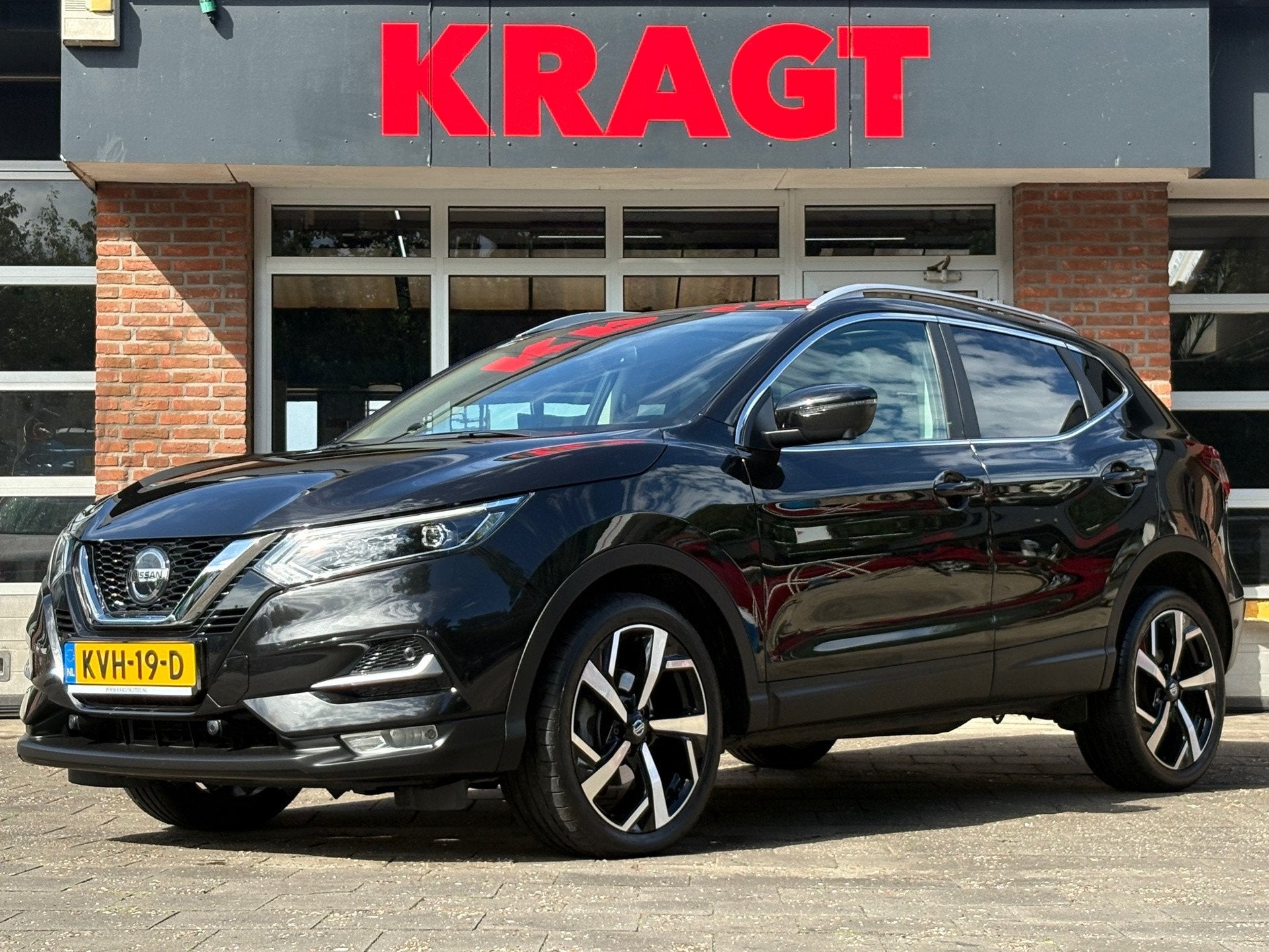 Nissan Qashqai Premium edition 1.3 DIG-T 160 pk - AUTOMAAT -, Auto's, Dealer onderhouden, Zwart, 160 pk, Zwart