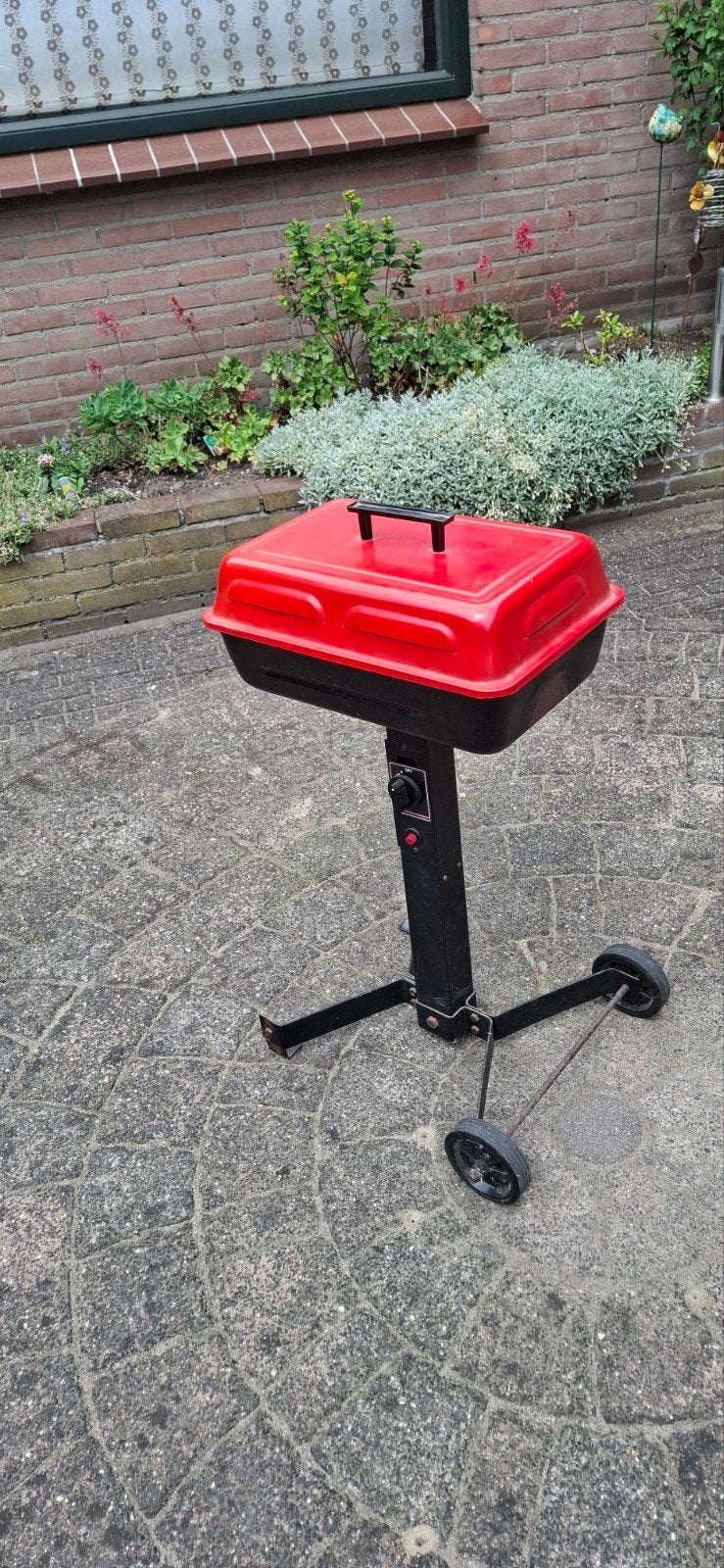 Barbecue met lavastenen, Ophalen, Gebruikt, Onbekend