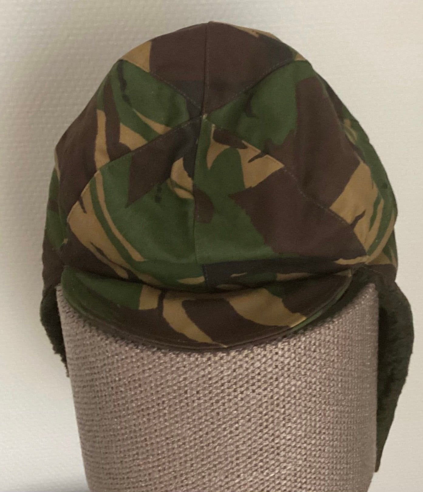 LEGER CAMOUFLAGE MUTS MET KLITTENBAND ,MAAT 56 ,ZGAN, Ophalen of Verzenden, Landmacht, Nederland, Kleding of Schoenen