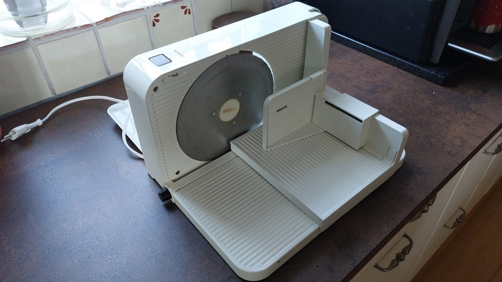 Krups Universal Compact Electronic Snijmachine, Ophalen of Verzenden, Gebruikt, 1 snelheid
