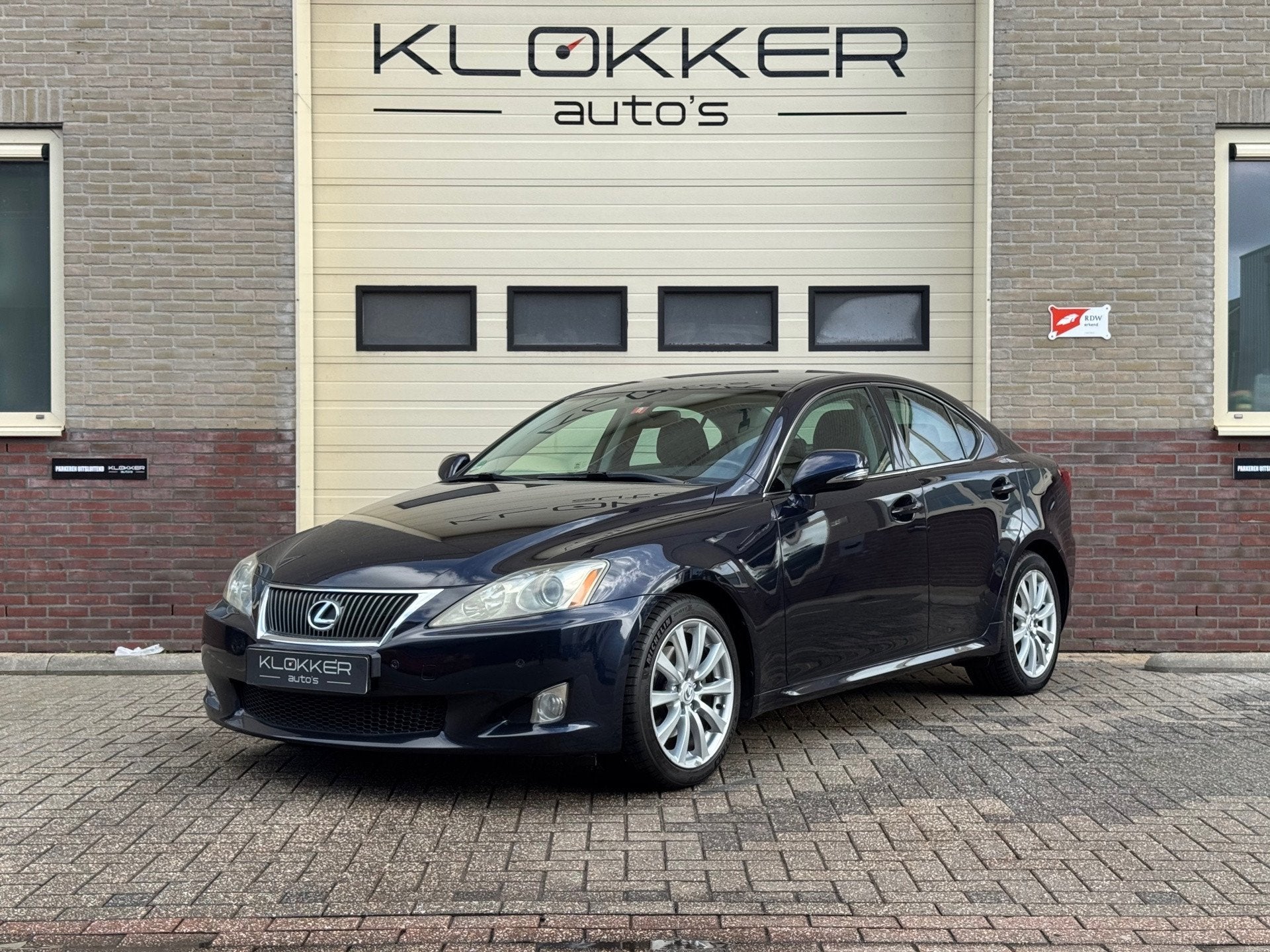 Lexus IS 250 Business Dealer onderh.|1e eigenaar|Camera|Trek, Auto's, 2500 cc, Dealer onderhouden, Gebruikt, Zwart