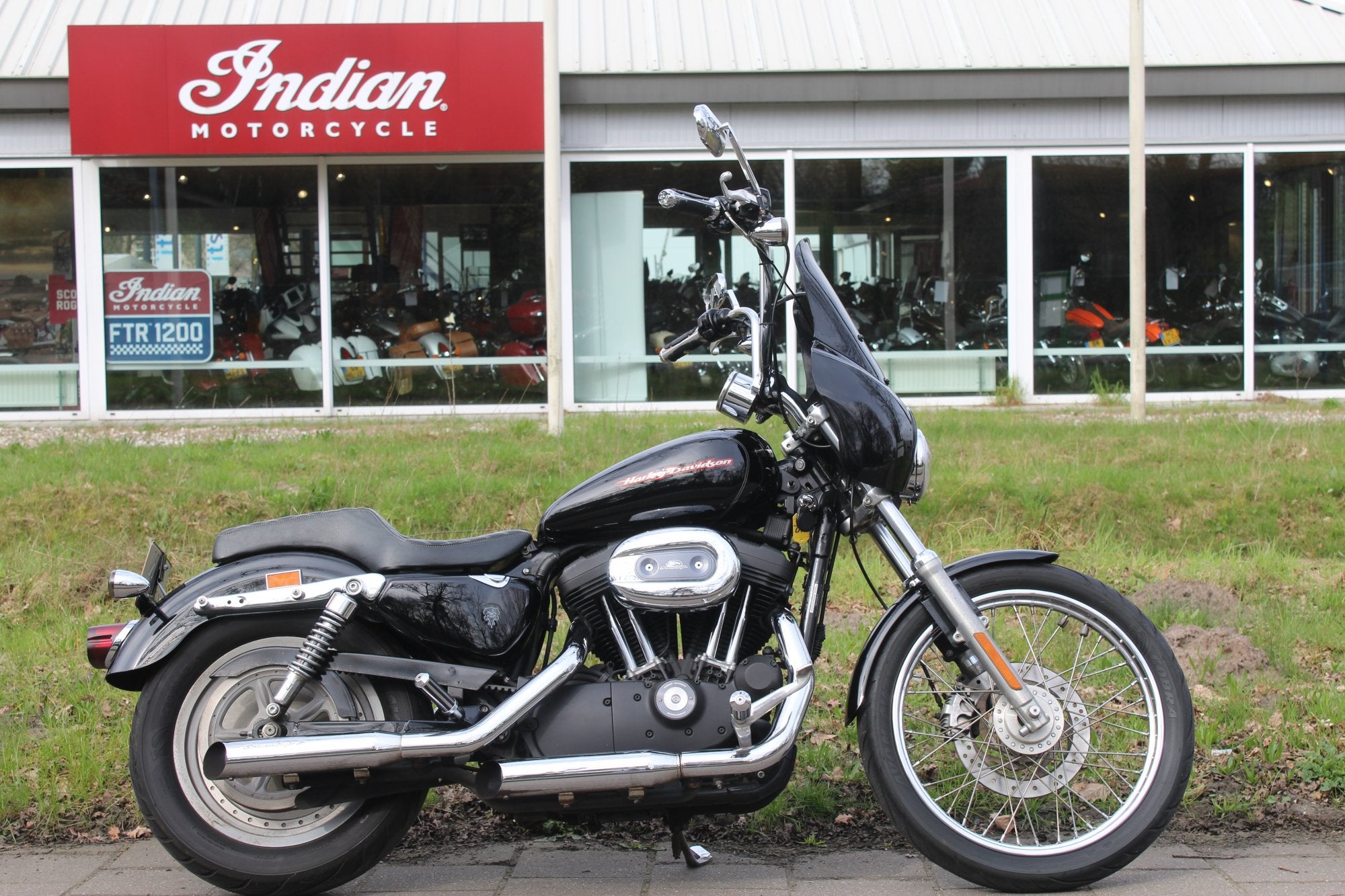 Harley-Davidson XL 883 XL883C Custom 53, Chopper, Bedrijf, 883 cc, Meer dan 35 kW