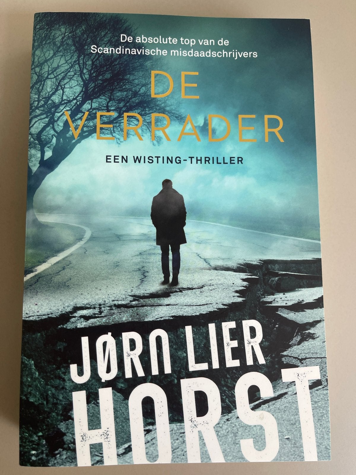 De Verrader - Jørn Lier Horst (Wisting-thriller), Ophalen of Verzenden, Zo goed als nieuw, Scandinavië