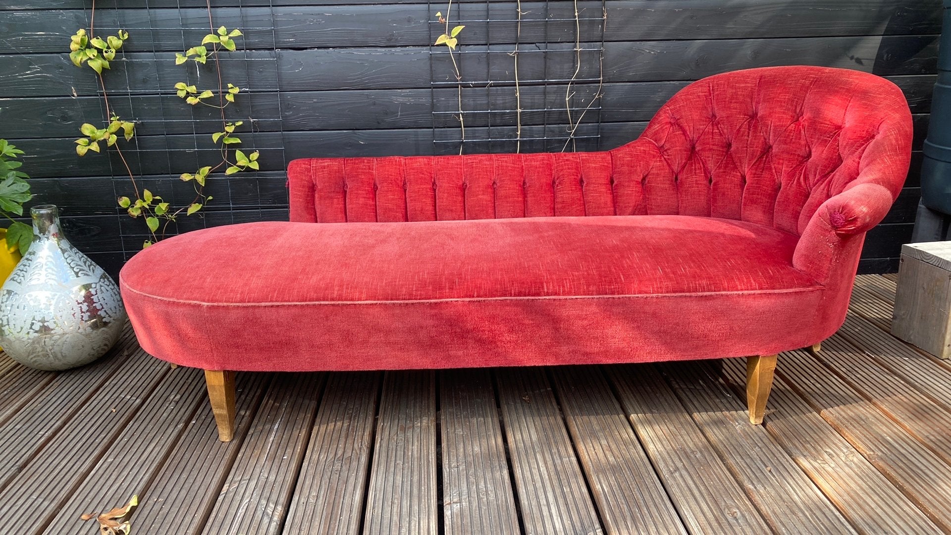 Vintage chaisse longue - wijnrood velours - gecapitonneerd, Huis en Inrichting, Ophalen, Hout, Overige maten, Minder dan 75 cm