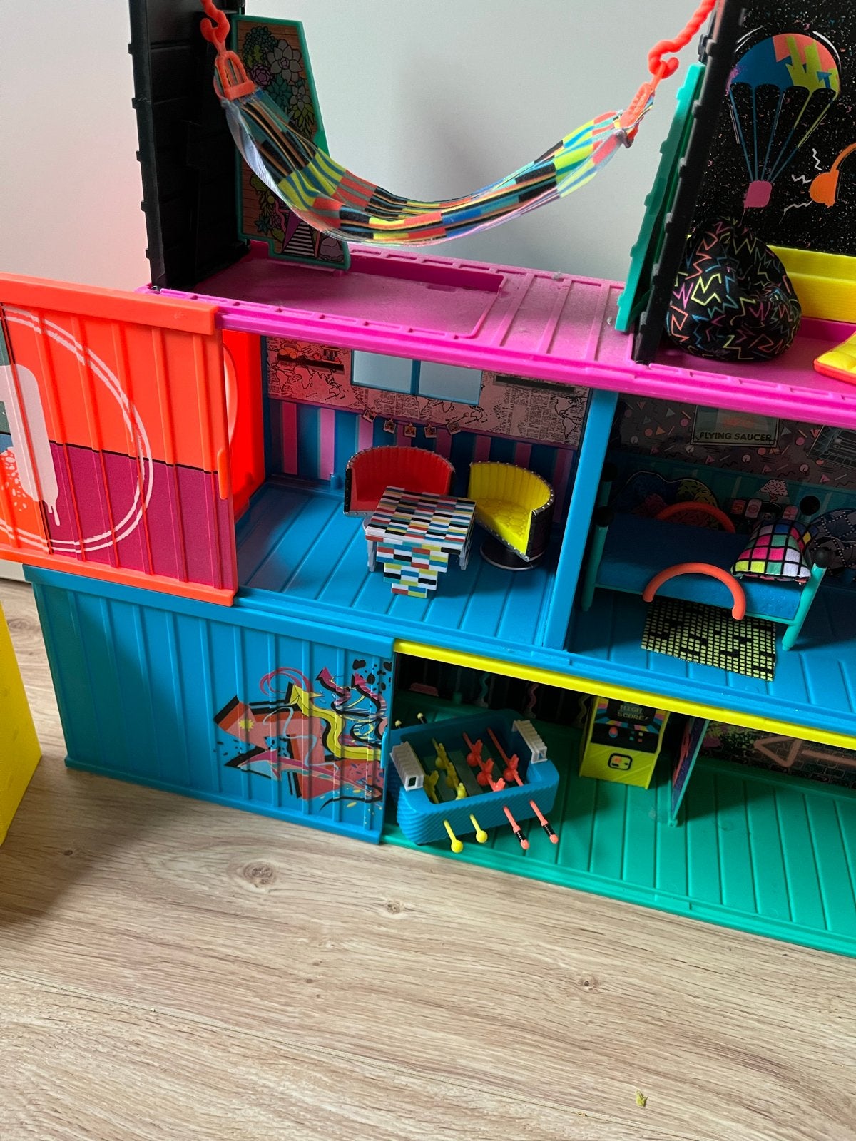 LOL Surprise OMG House of Surprises Poppenhuis ZGAN, Kinderen en Baby's, Speelgoed | Poppenhuizen, Ophalen, Zo goed als nieuw
