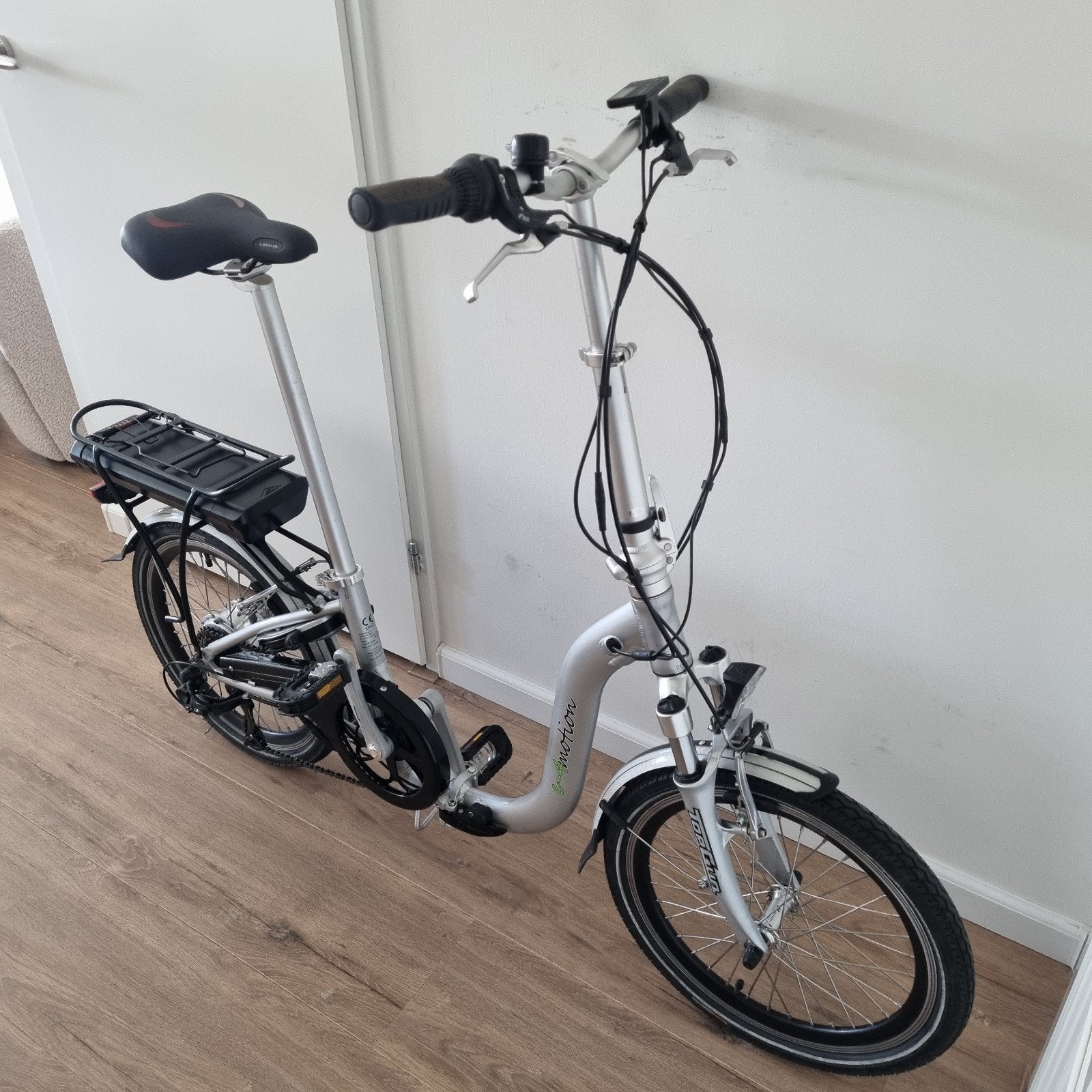 Foto 5 van 2x Z.G.A.N. E-4motion elektrische vouwfietsen (20inch)