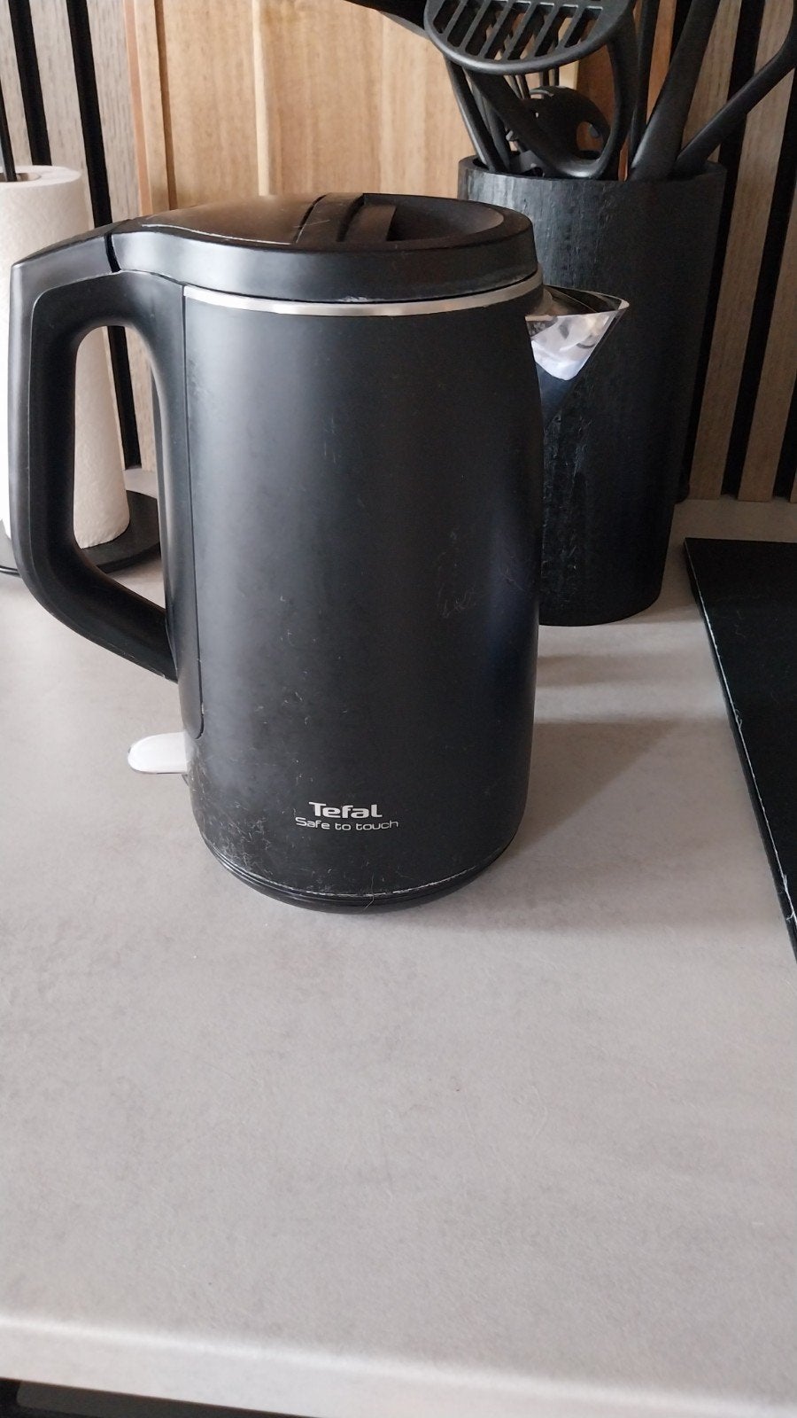 Tefal Safe to Touch Waterkoker - Zwart, 1.5L, Witgoed en Apparatuur, Waterkokers, 1 tot 2 liter, Ophalen of Verzenden, Zo goed als nieuw