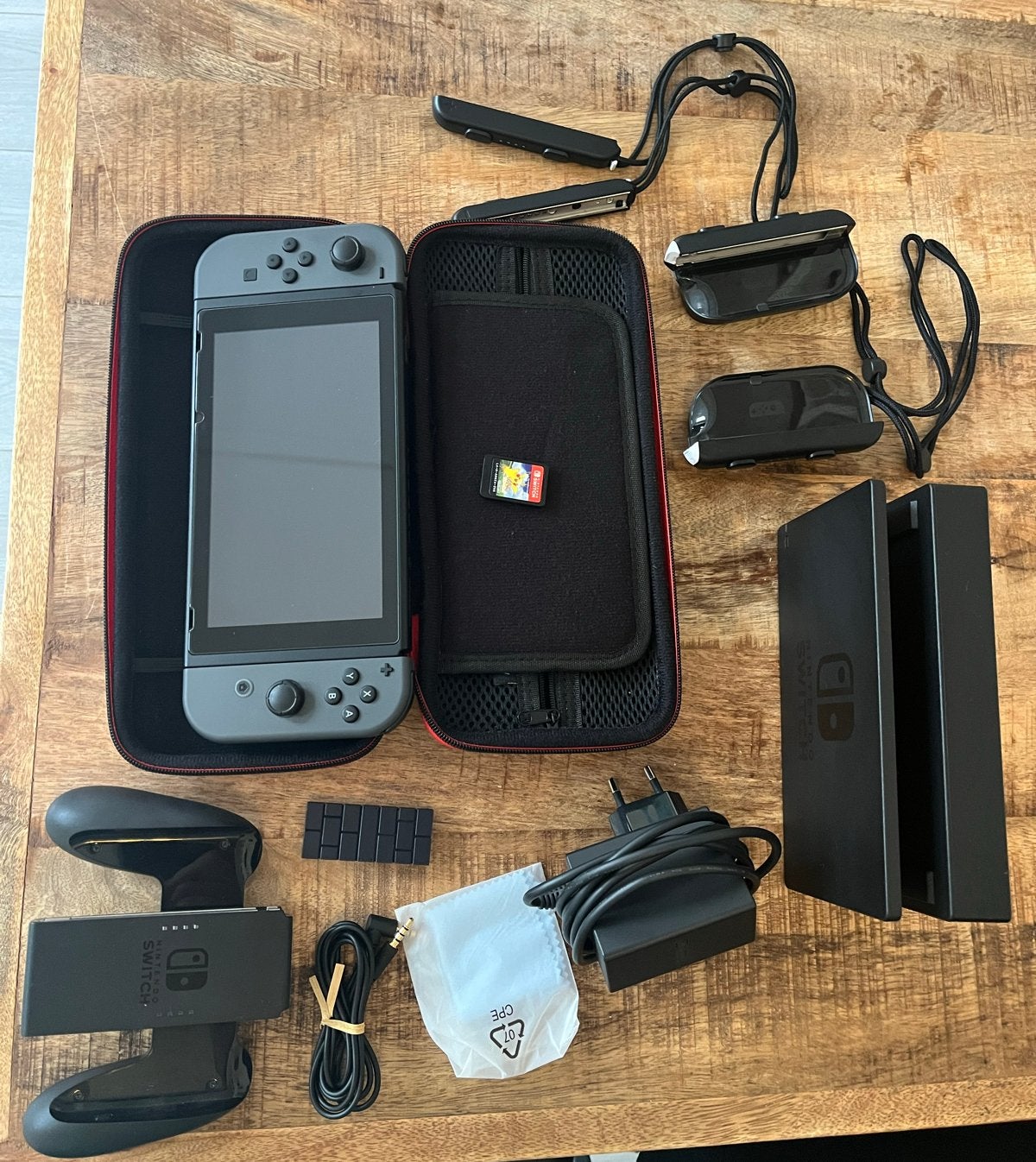 Nintendo Switch Original met accessoires en game, Met 2 controllers, Ophalen of Verzenden, Switch Original, Gebruikt