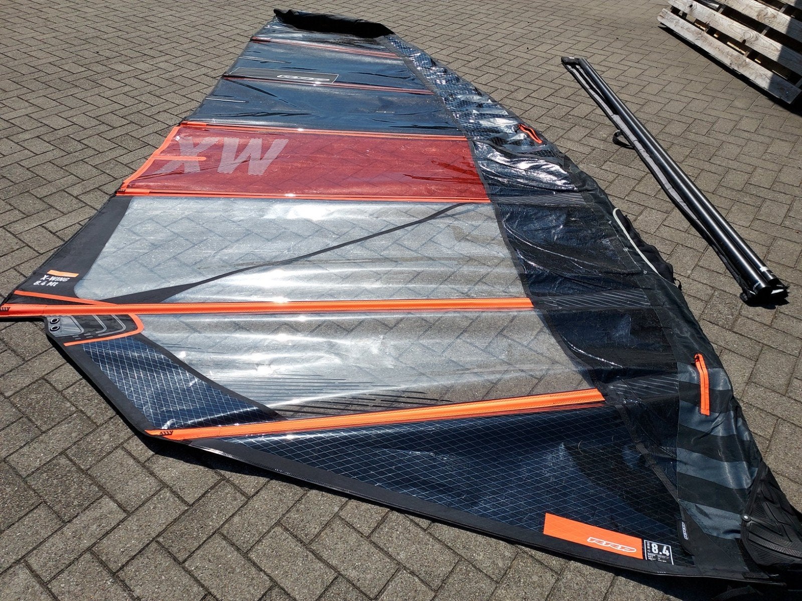 RRD X-Wing 8.4 met originele mast, Ophalen, Zo goed als nieuw, 8 m² of meer, Zeil