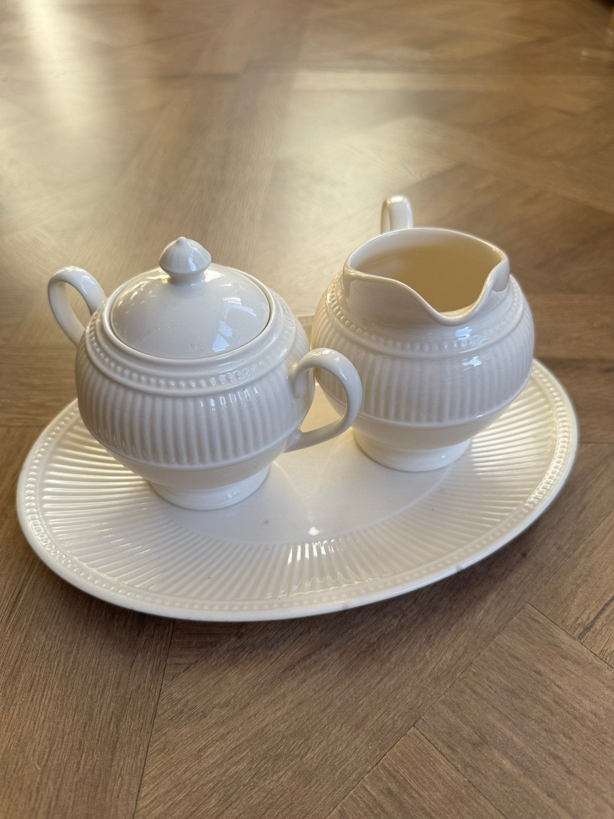 Wedgwood Windsor suikerpot, melkkan en dienblad, Huis en Inrichting, Keuken | Servies, Klassiek, Overige typen, Ophalen of Verzenden