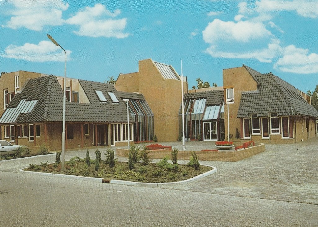 WIERINGEN Gemeentehuis, Verzamelen, Ansichtkaarten | Nederland, Verzenden, 1980 tot heden, Ongelopen, Noord-Holland