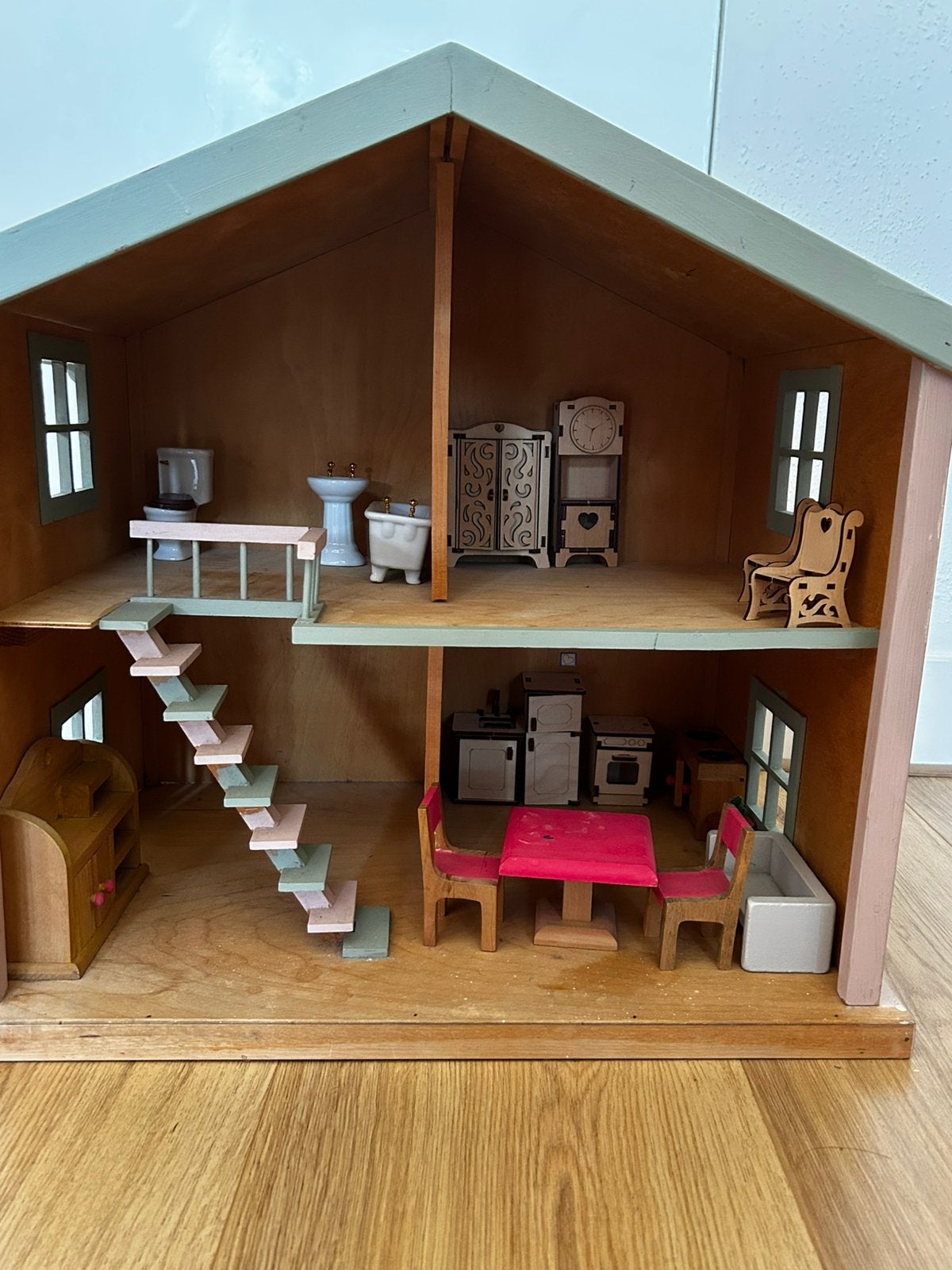 Poppenhuis met meubels, Roze / licht blauw, Ophalen, Gebruikt, Poppenhuis
