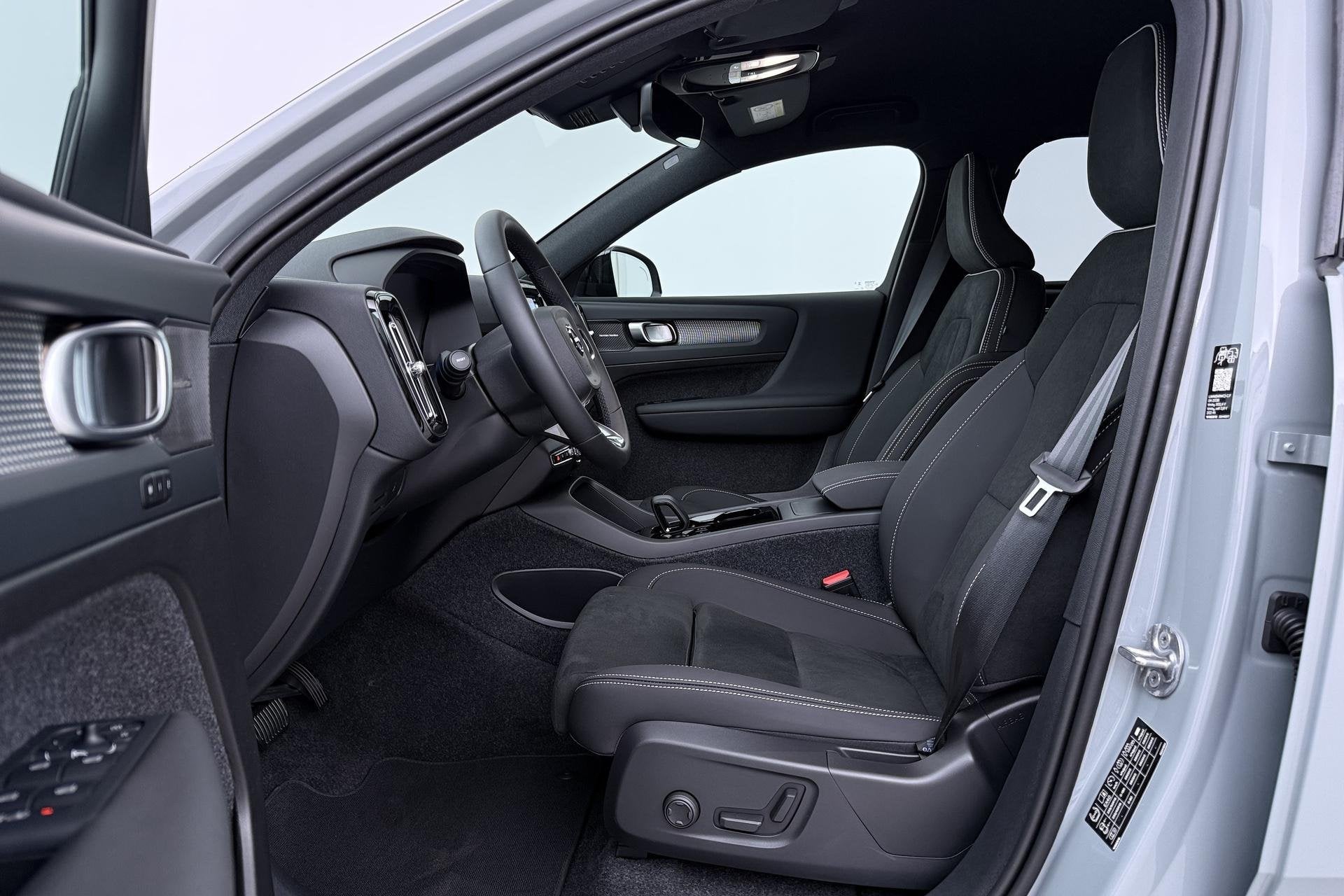 Volvo EX40 Single Motor Extended Range Plus Europa 82 kWh |, Automaat, Gebruikt, 252 pk, 1975 kg