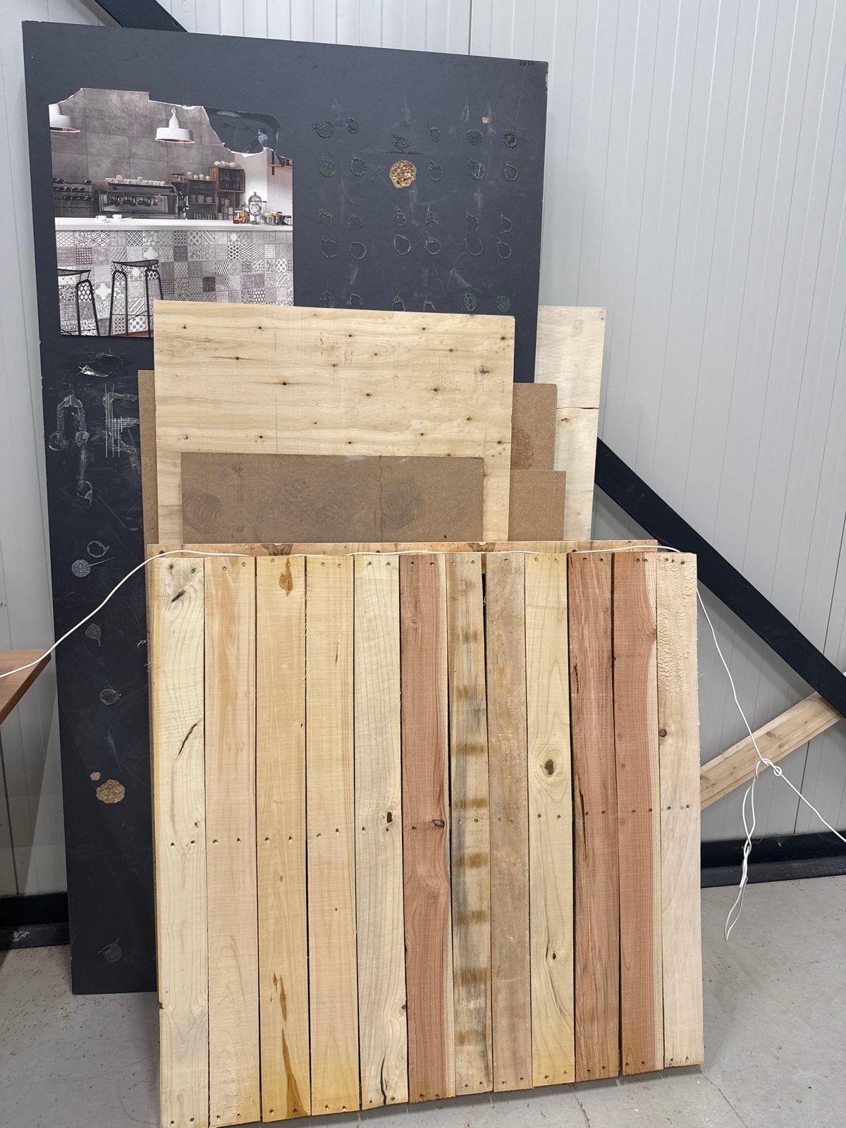 Gratis Diverse Pallets en Houten Platen, Doe-het-zelf en Verbouw, Hout en Planken, Ophalen, Gebruikt, Minder dan 25 mm, Pallet