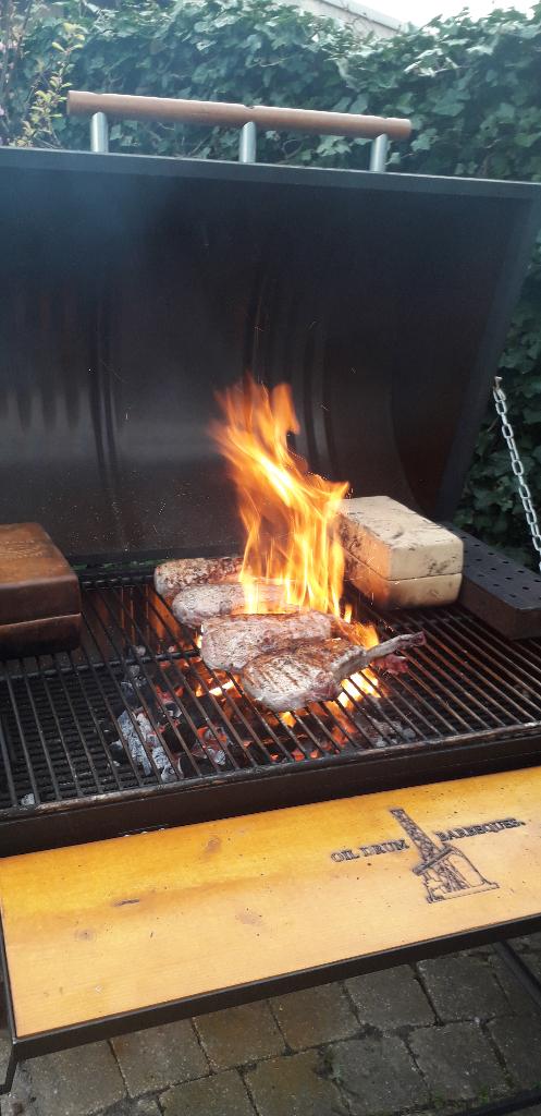 Exclusieve BBQ TE HUUR, Ophalen of Verzenden, Zo goed als nieuw, Oil Drum Barbeques, Met accessoires
