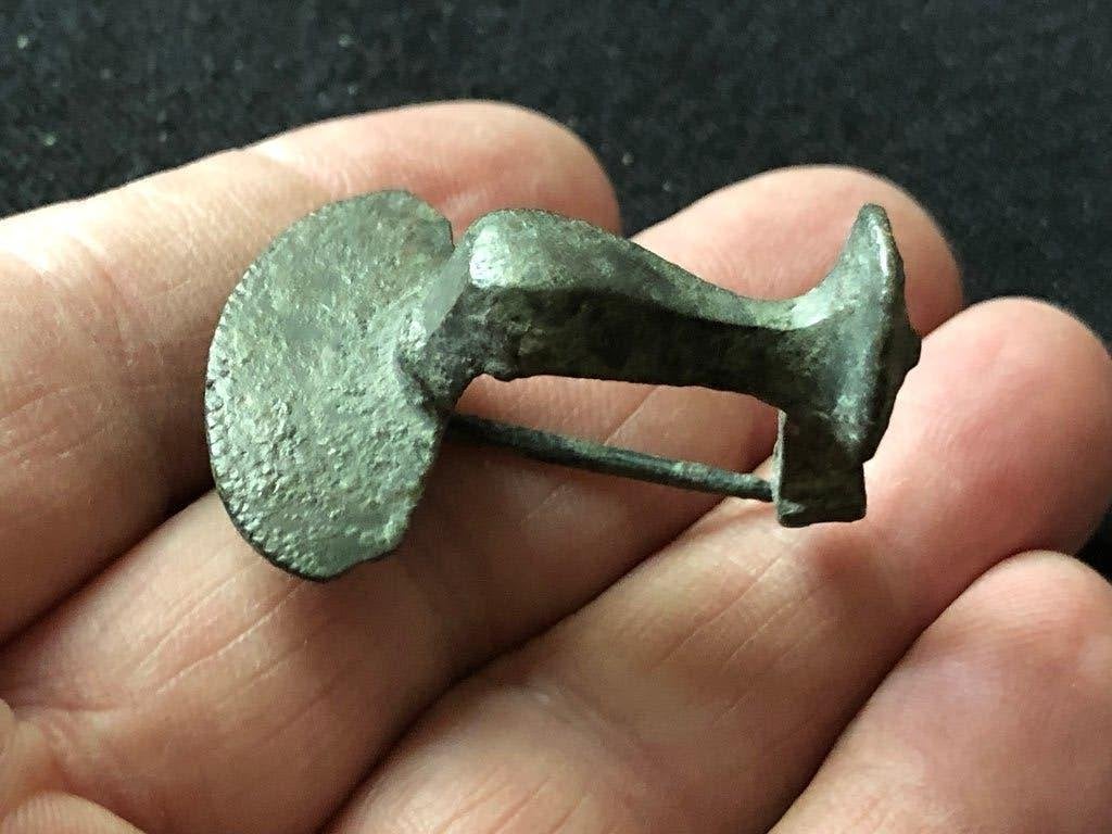 ROMEINSE kraag FIBULA mantelspeld mooie patina Bodemvondst !, Ophalen of Verzenden, Brons