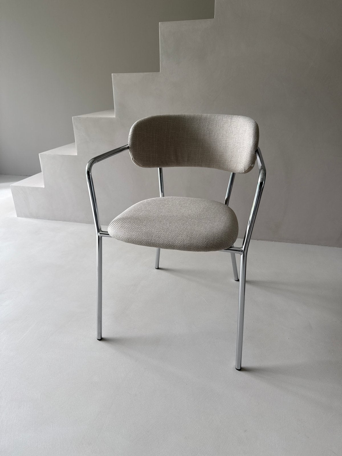 Kwantum Eetkamerstoel Beige Zilver - Nieuwstaat, Huis en Inrichting, Stoelen, Ophalen, Overige kleuren, Nieuw, Metaal