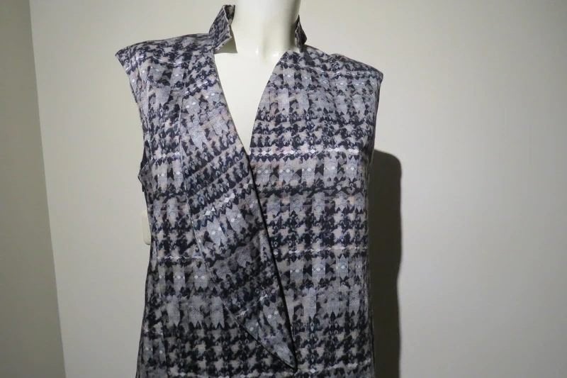 Christian Wijnants prachtige jurk in print apart kraagje 42, Kleding | Dames, Maat 42/44 (L), Christian Wijnants, Zo goed als nieuw