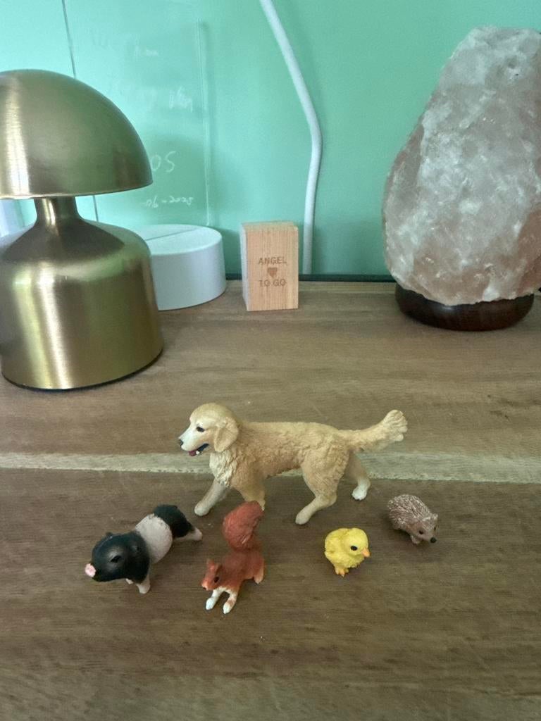 Schleich Dierenfiguren: Hond, Varken, Eekhoorn, Kuiken, Egel, Ophalen of Verzenden, Gebruikt, Jongen of Meisje