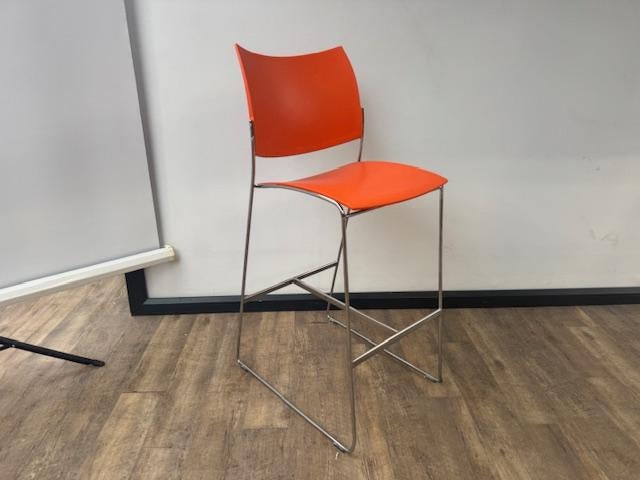 Casala Curvy design barkruk, 1 kruk, Ophalen of Verzenden, Metaal, 60 tot 90 cm