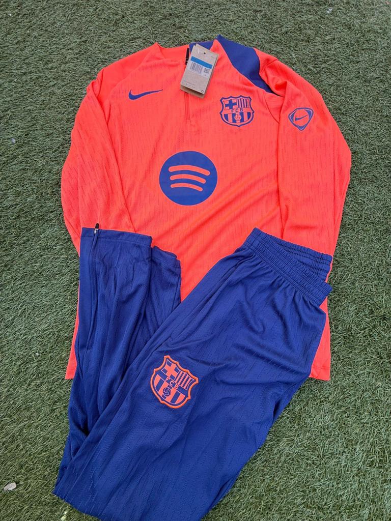 Barcelona trainingspak 25/26 NIEUW, Sport en Fitness, Voetbal, Ophalen of Verzenden, Nieuw, Trainingspak