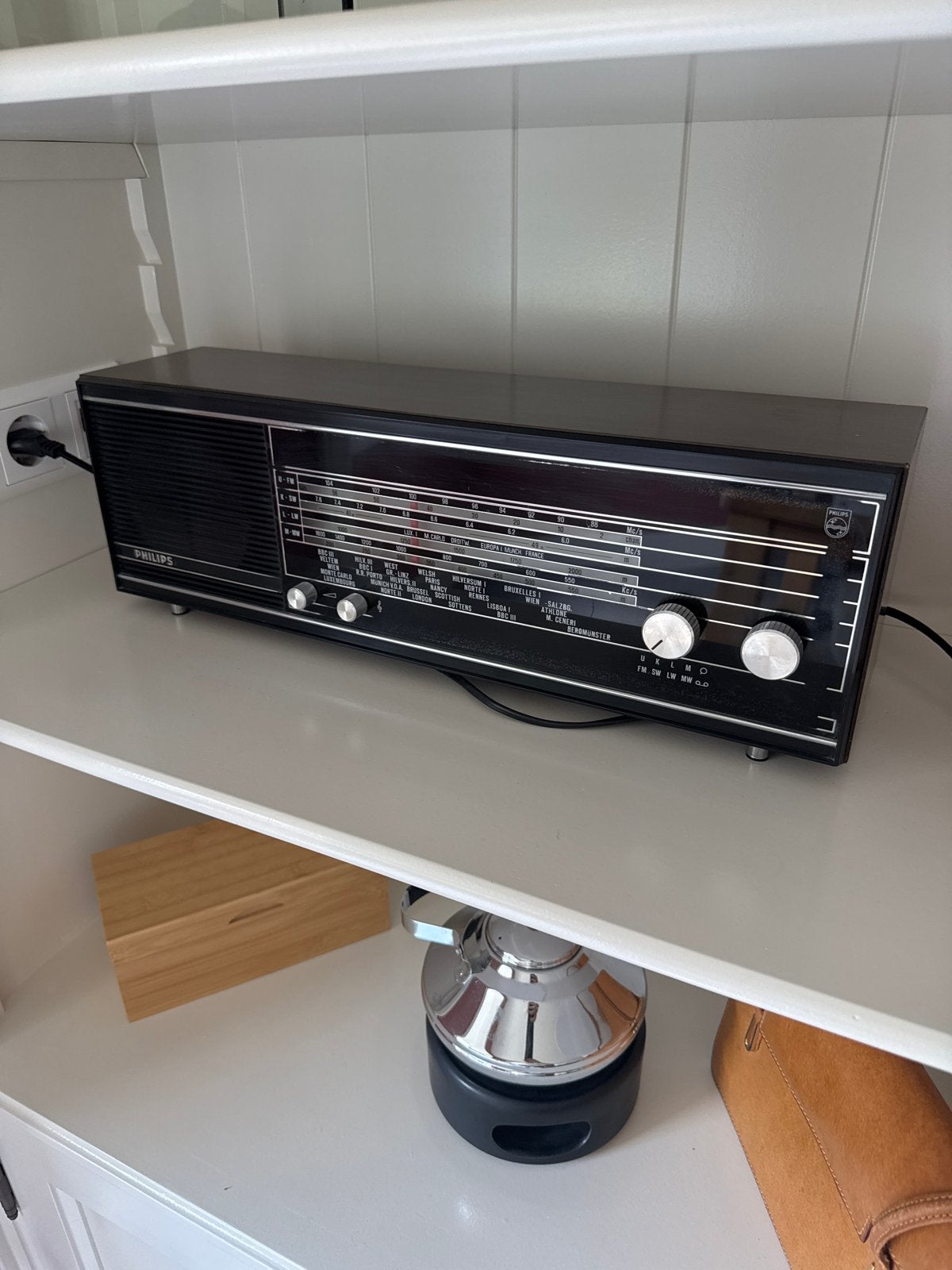 Vintage Philips Radio - Zwart met Houten Bovenkant, Ophalen, Gebruikt, Radio