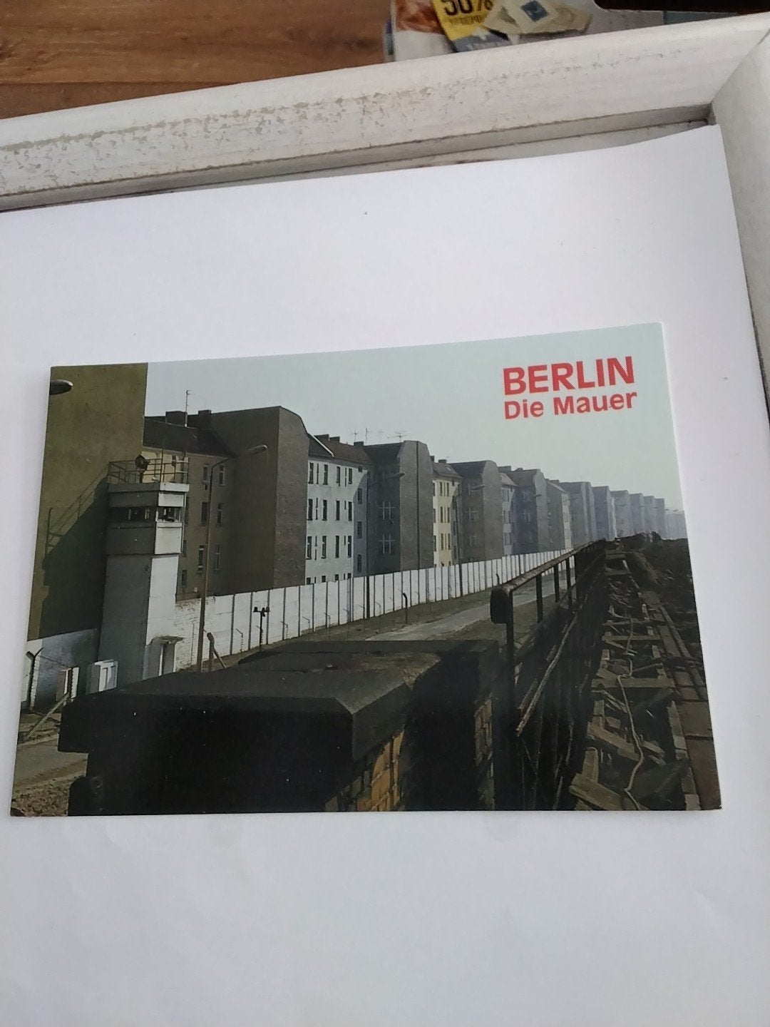 Ansichtkaart Berlijn: De Muur (BERLIN Die Mauer), Ophalen of Verzenden, 1960 tot 1980, Ongelopen