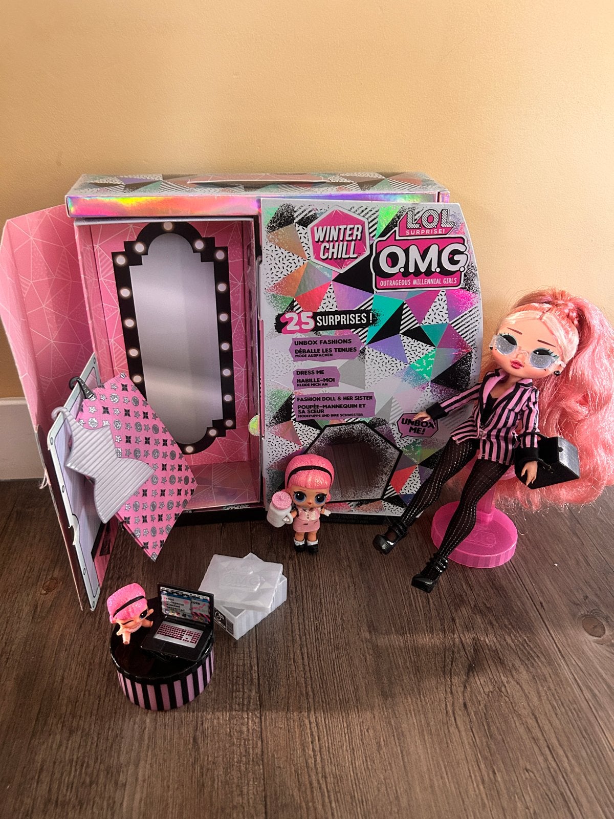 LOL Surprise! OMG Winter Chill Big Wig pop met sister&baby, Kinderen en Baby's, Speelgoed | Poppen, Ophalen of Verzenden, Zo goed als nieuw