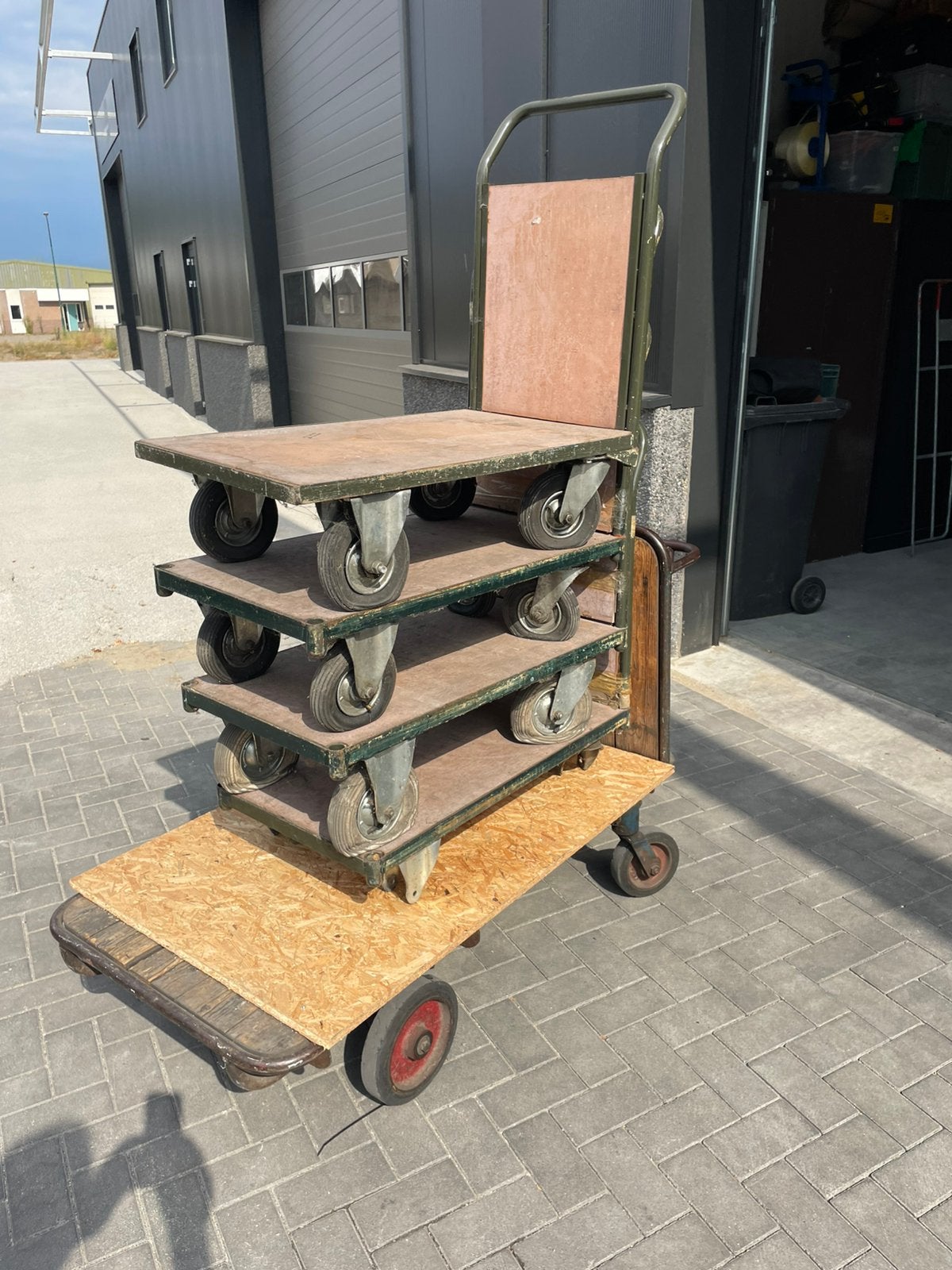 Transportkarren en 1 oude trekkar, 100 liter of meer, Ophalen, Gebruikt, Transportkar