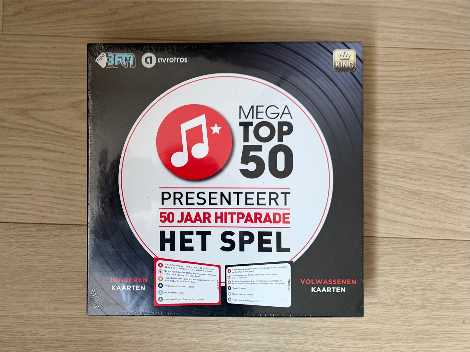 Mega Top 50: 50 Jaar Hitparade Het Spel - Nieuw in folie, Drie of vier spelers, Ophalen of Verzenden, Nieuw