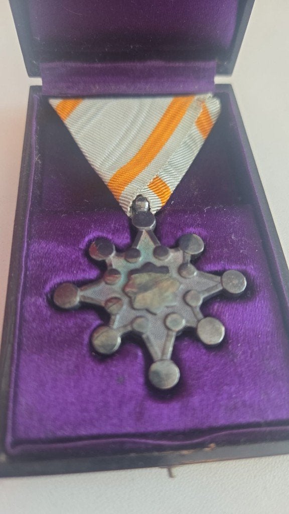 Order Of The Sacred Treasure 7th Class, Antiek en Kunst, Kunst | Niet-Westerse kunst, Zilver, Sieraad, Gemerkt, Japan