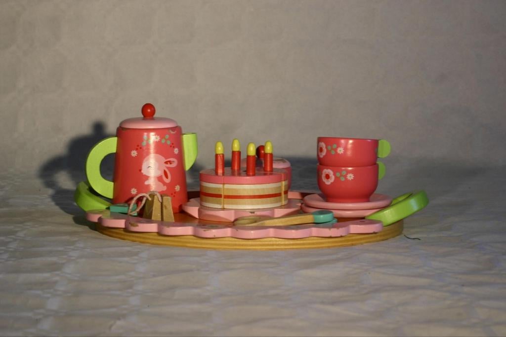Kinder feest servies dienblad kopjes taart Djeco, Ophalen of Verzenden, Gebruikt