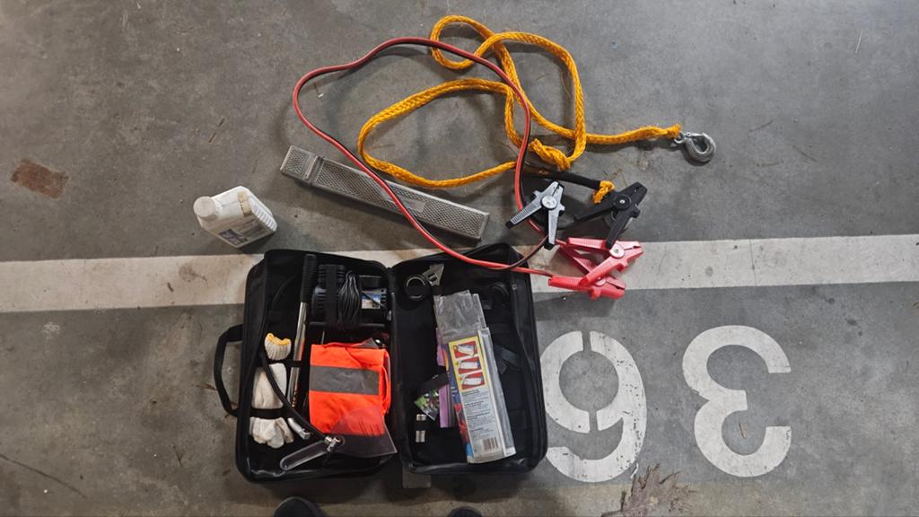 Complete Auto Hulp Koffer - Alles voor onderweg, Ophalen, Gebruikt