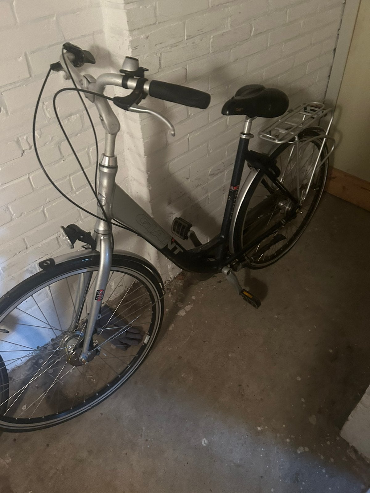 Giant Damesfiets - Comfortabel en Betrouwbaar, Ophalen, Velgrem, Versnellingen, Giant