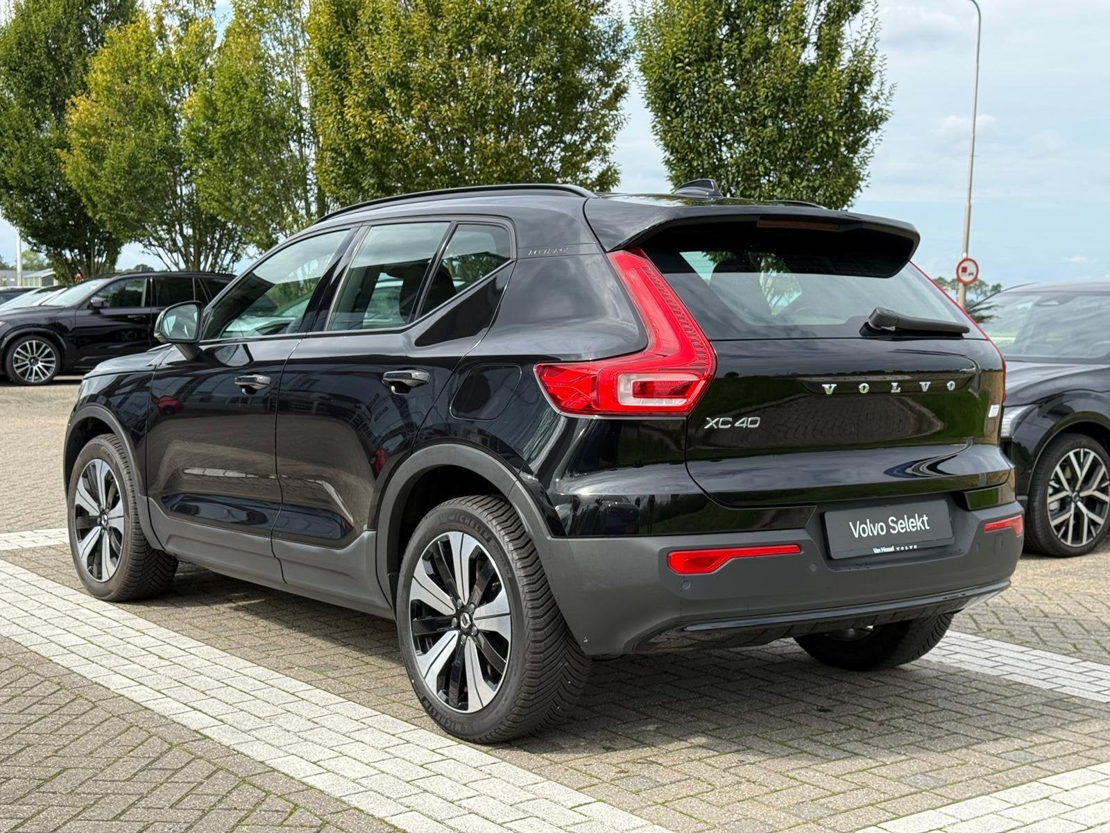 Volvo XC40 Recharge Core | SOH 94.5 | 69KWH | Navigatie | Ca, 12 maanden, Stof, Gebruikt, Zwart
