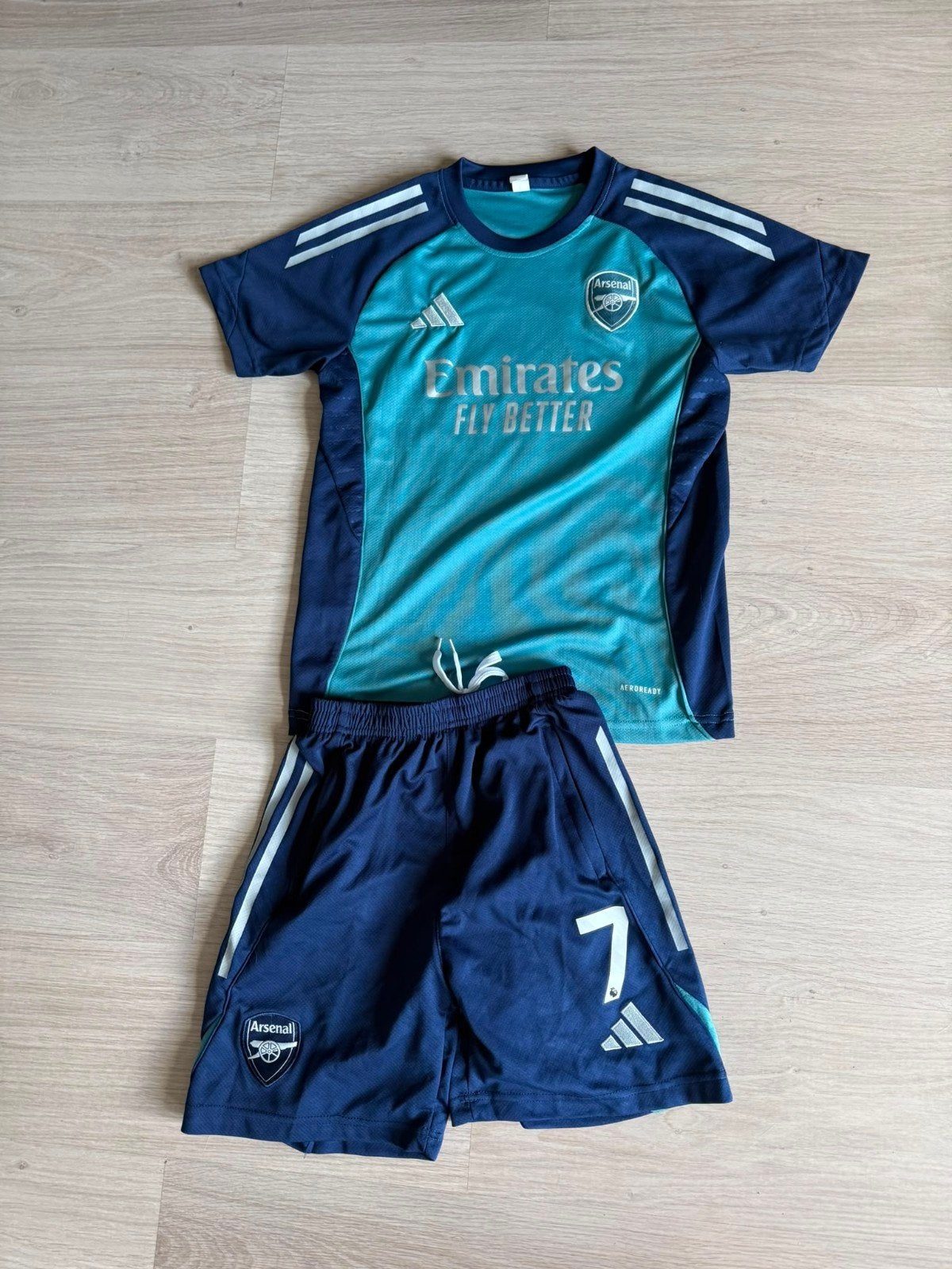arsenal tenue 140, Maat XS of kleiner, Ophalen of Verzenden, Zo goed als nieuw, Set