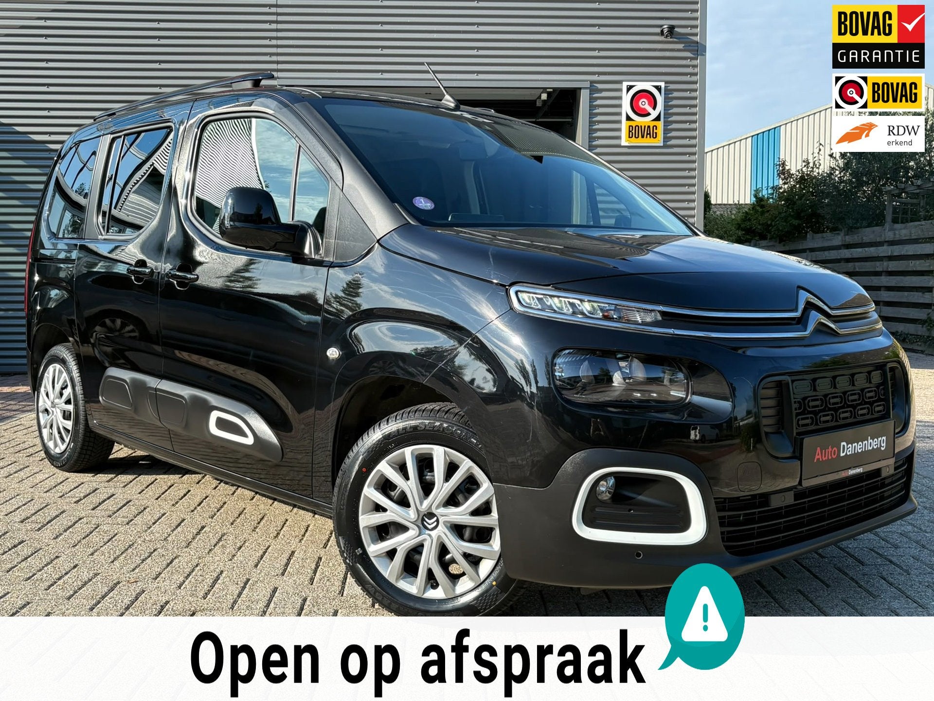 Citroen Berlingo 1.2 PureTech Shine TREKHAAK,GARANTIE, Voorwielaandrijving, Dealer onderhouden, Stof, Zwart