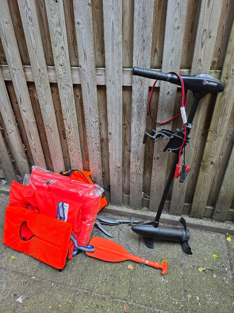 elektrische buitenboordmotor, Ophalen, Zo goed als nieuw, Minder dan 15 m²