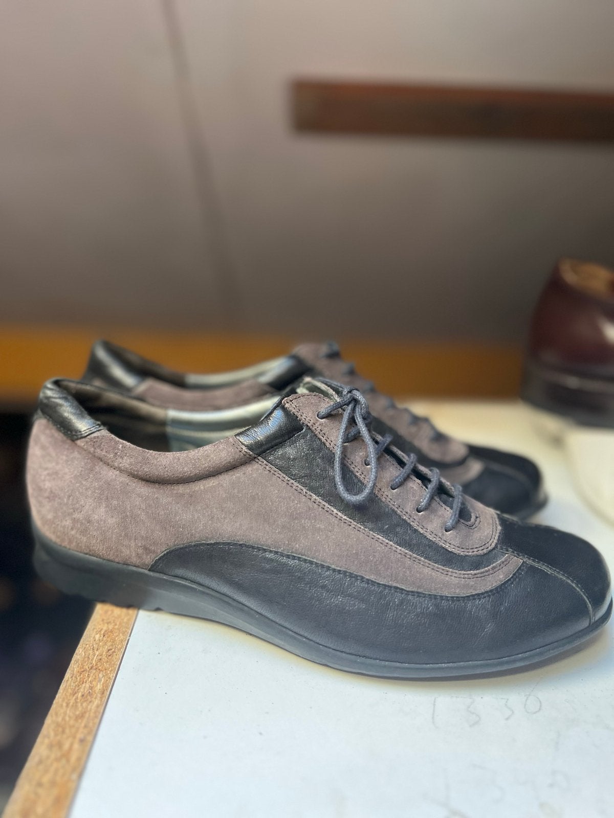 Durea sneakers maat 6.5 K -, Ophalen of Verzenden, Gedragen, Bruin, Sneakers of Gympen