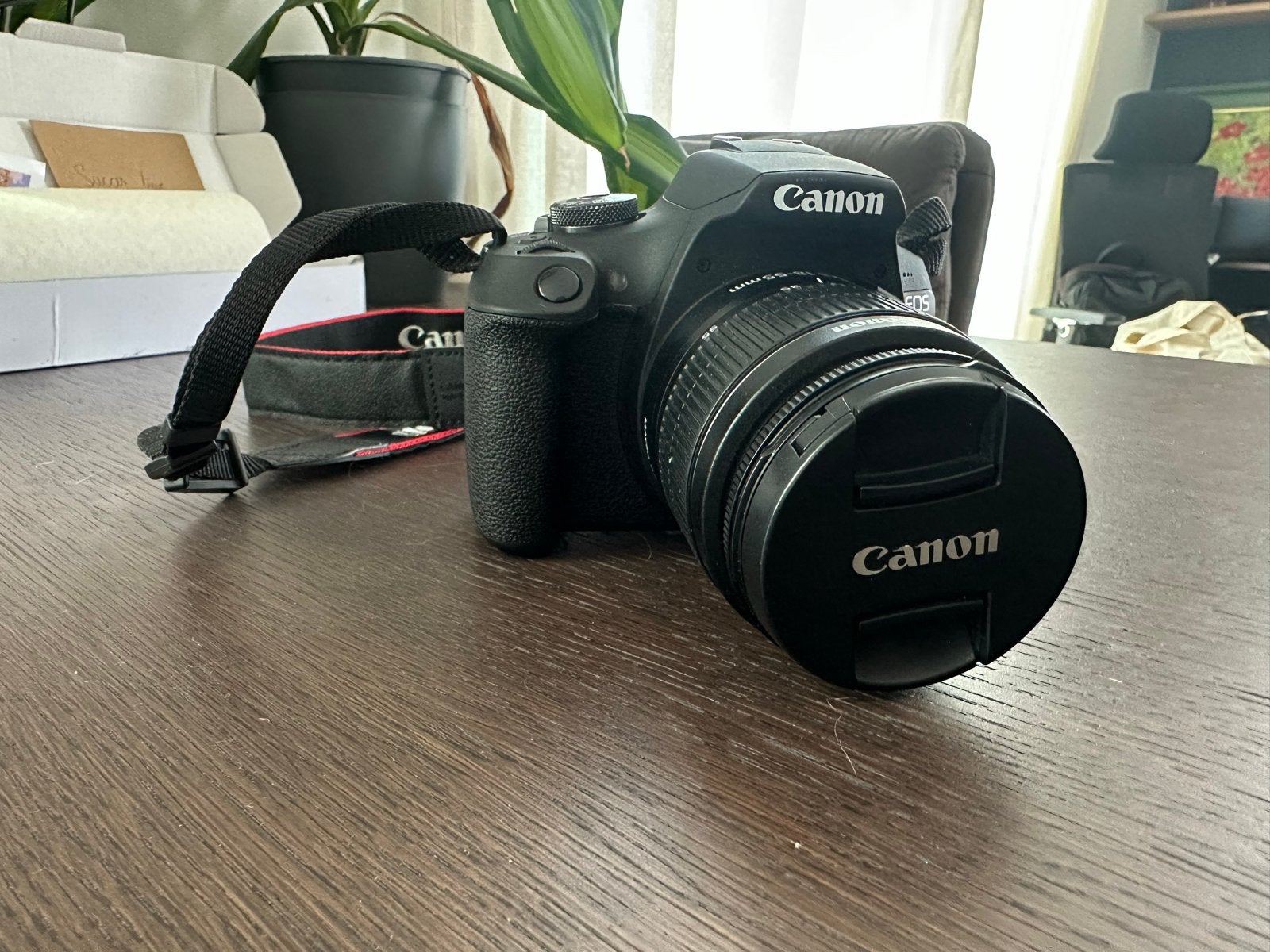 Canon EOS 2000D Spiegelreflexcamera met lens en accessoires