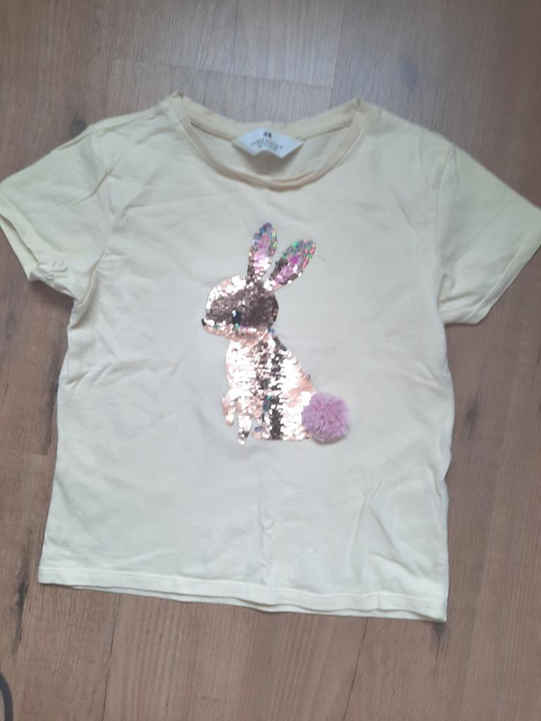H&M T-shirt met pailletten konijn - Maat 122, Meisje, H&M, Ophalen of Verzenden, Zo goed als nieuw