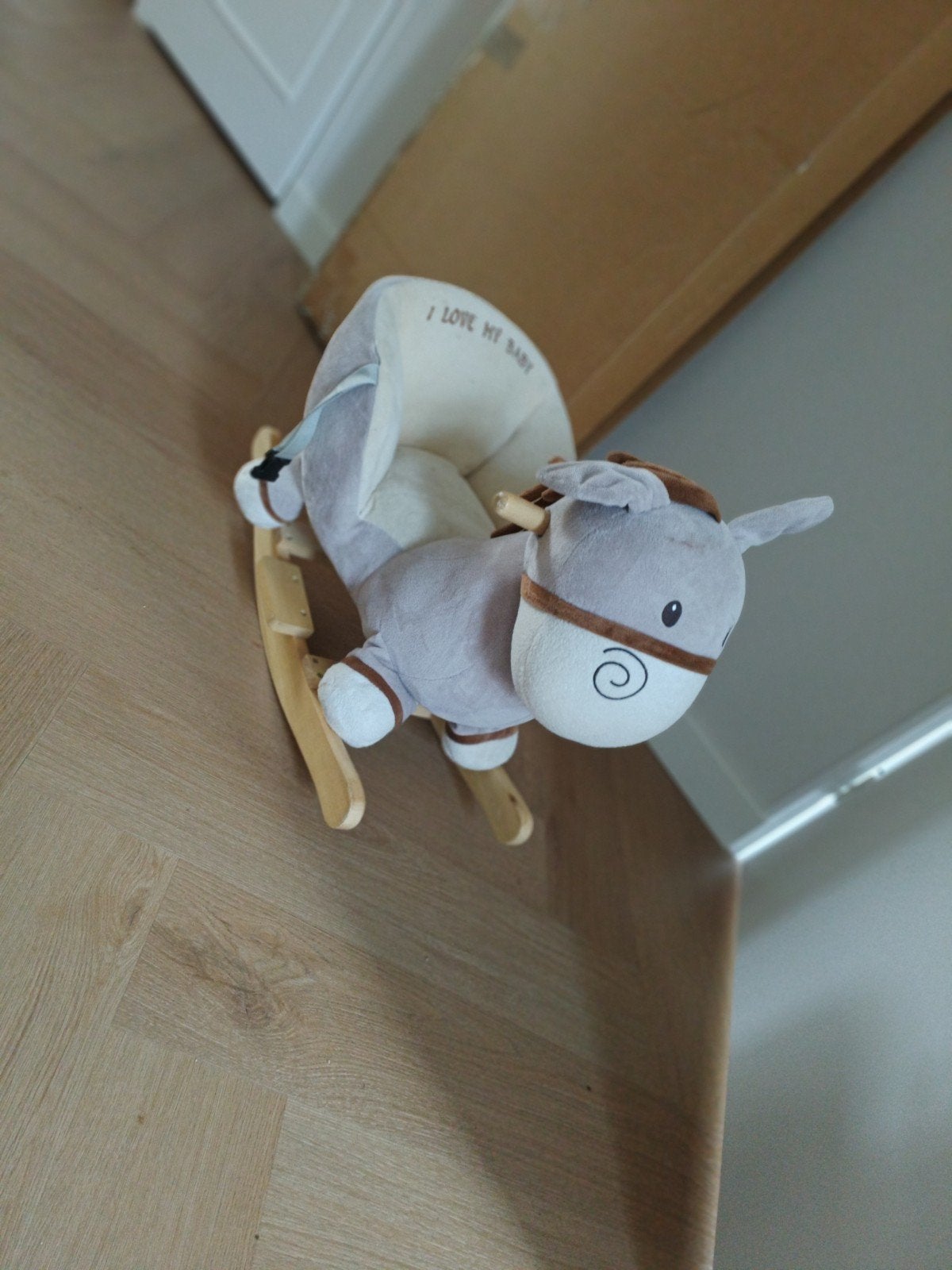 Schattig hobbelpaard voor de kleintjes, Ophalen, Zo goed als nieuw
