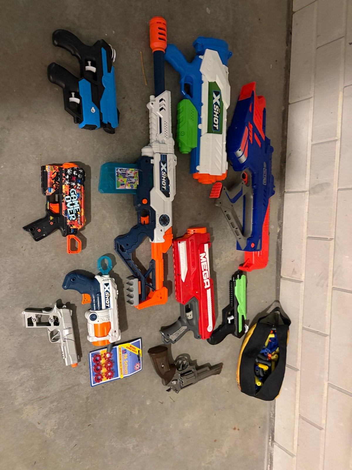 Grote collectie Nerfguns en zwaarden, Ophalen, Gebruikt, Jongen of Meisje
